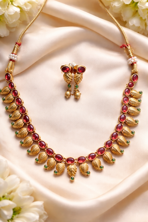 Pallakka Leaf Design Short Necklace With Pallakka Earings