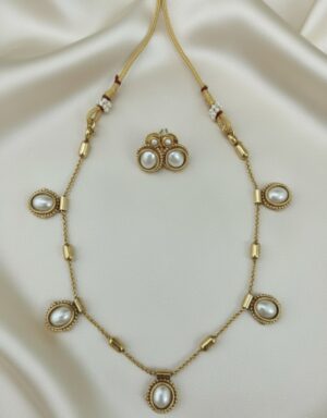 Pearl Chain Necklace with Pearl Earings