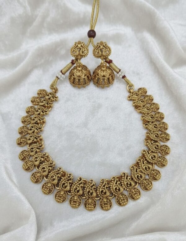 Peacock Short Necklace With Jimikka Earings