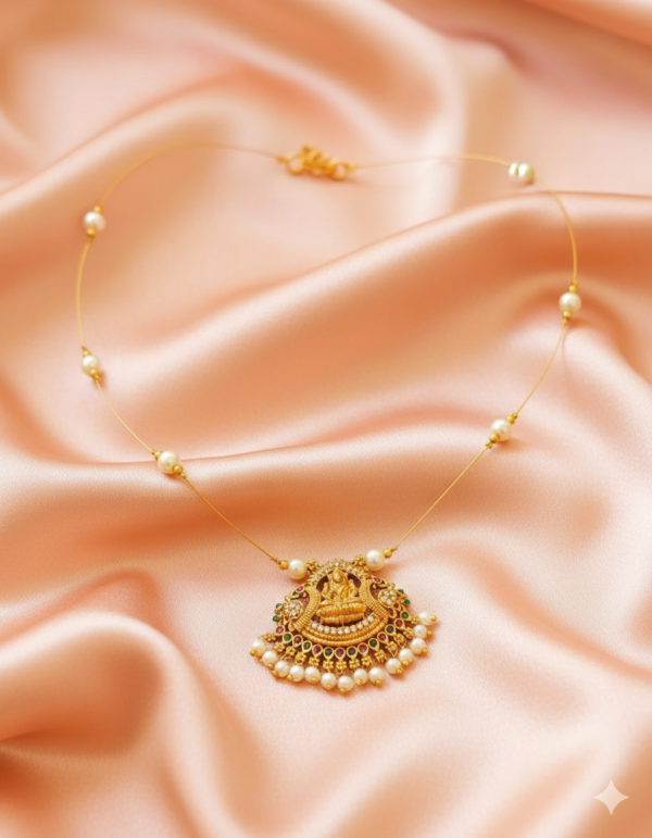 Anti-Tarnish Invisible Chain Pearl Lekshmi Pendant (00067)